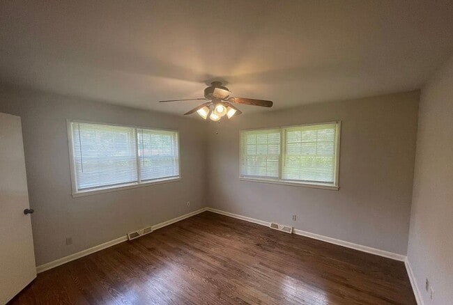 Photo - Beautiful 3 bed 2 bath home AVAILABLE NOW!