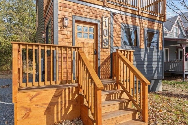 Photo - 109 School St