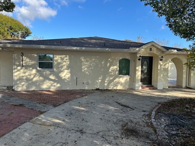 Building Photo - 3111 W Spruce St