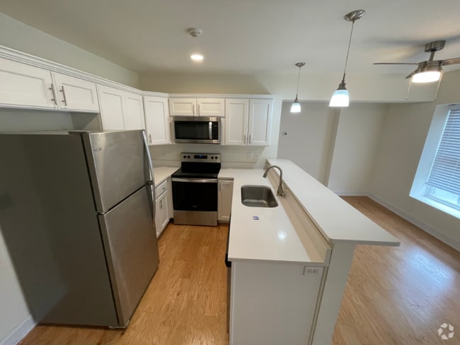 Building Photo - 883 Broadway Rental