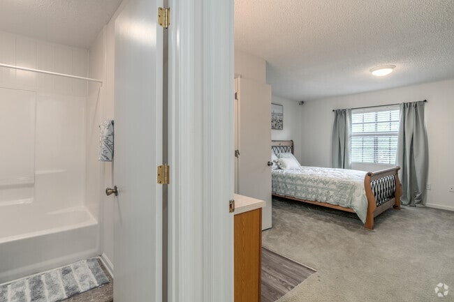 The Royal - 2BR, 1.5BA - 1,200SF - Bedroom & Bathroom