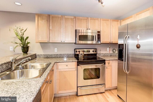 Photo - 777 7th St NW Unit 620