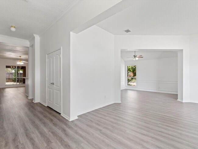 Photo - 5705 Frio Dr House