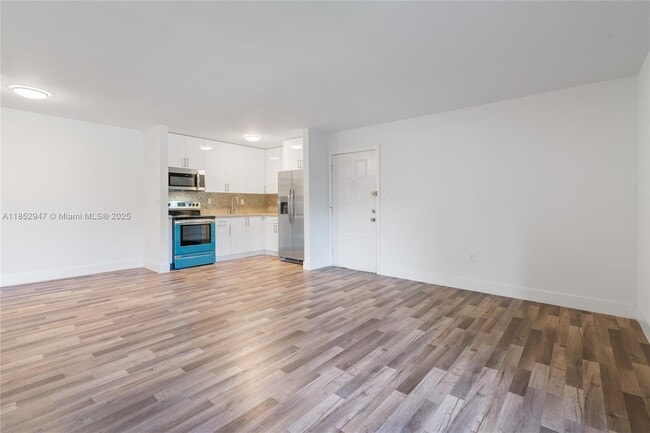 Photo - 4780 NW 102nd Ave Unidad 101-11