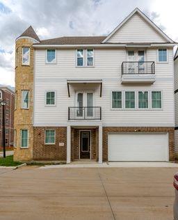 Photo - 200 S Village Way