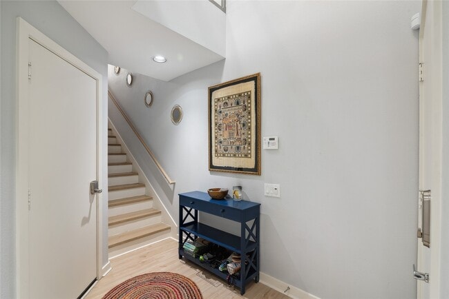 Photo - 2433 Wentworth St