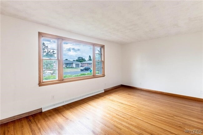 Photo - 130 Alberta Dr