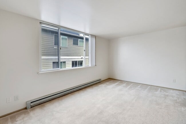 Photo - 5515 15th Ave NE Unidad 205