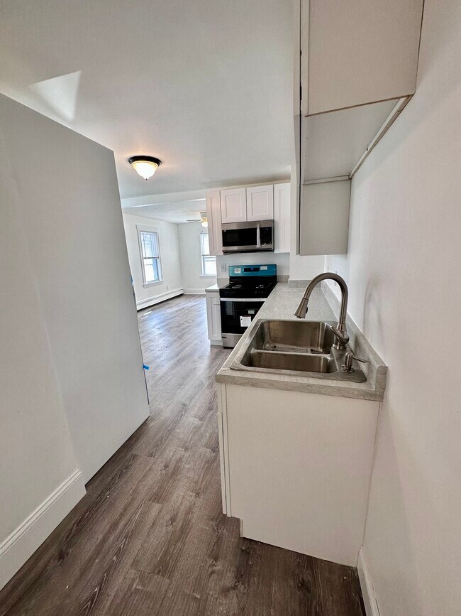 Photo - 90 Brook Rd Unit 1R