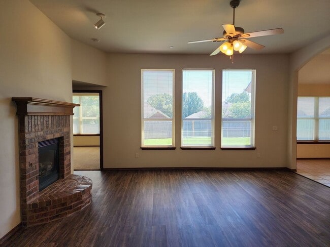 Photo - 2416 Arbor Dr