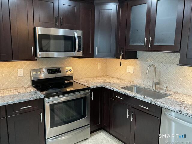Building Photo - 25 Padanaram Rd Unit 84