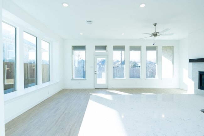 Photo - 1508 Adams Dr