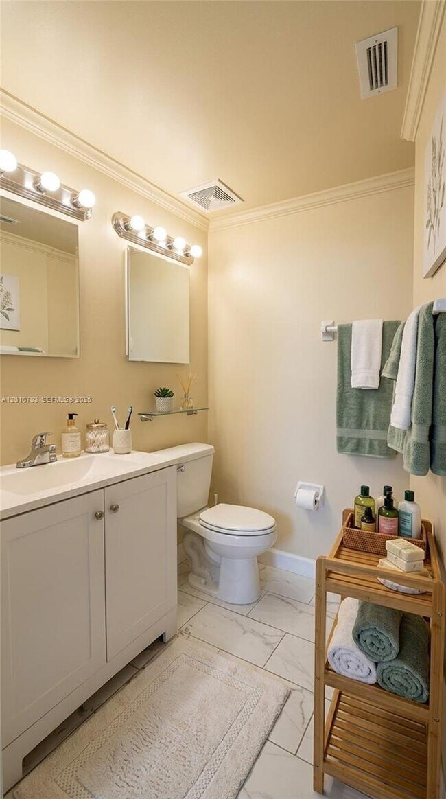 Photo - 666 W 81st St Unit 316