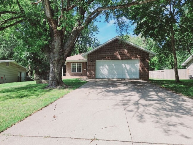 Building Photo - South East Springfield - Southern Hills - ... Rental