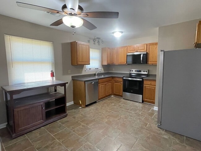 Photo - 1101 Lehman Dr