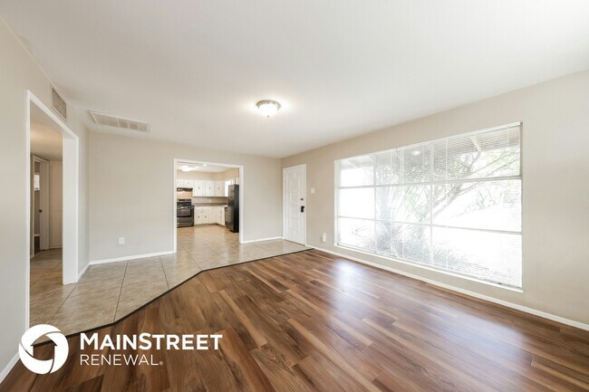 3315 W Elm St