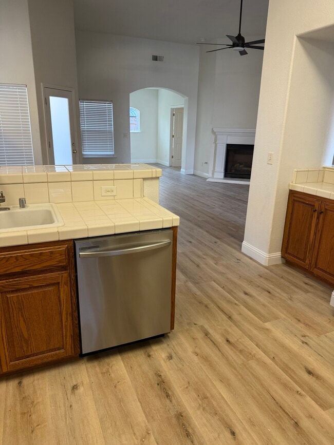 Photo - 1097 E Sarazen Ave