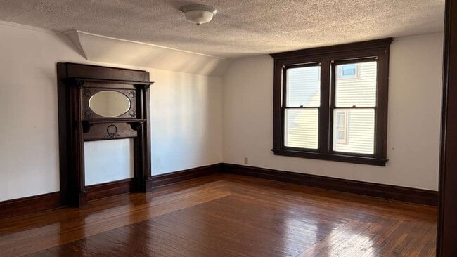 Photo - 331 Chestnut St