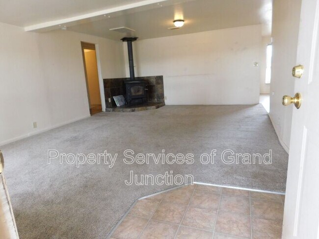 Photo - 1278-1215 15 Rd