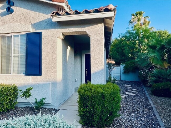 Photo - 2271 Surrey Meadows Ave