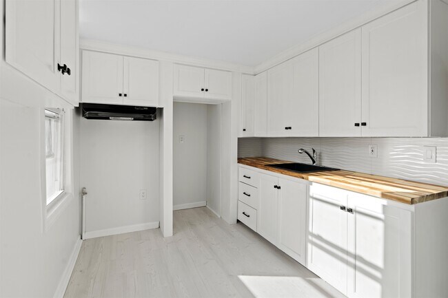 Photo - 173-175-175 Lembeck Ave Unit 2