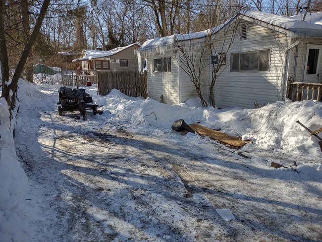 Building Photo - 10 Paradise Trail