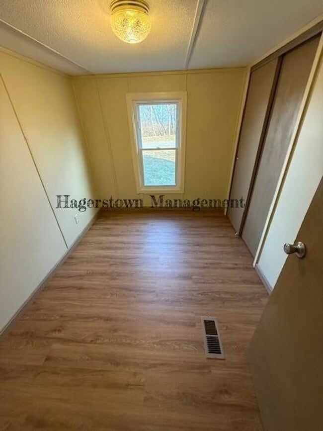 Photo - Nice 3 Bedroom Trailer