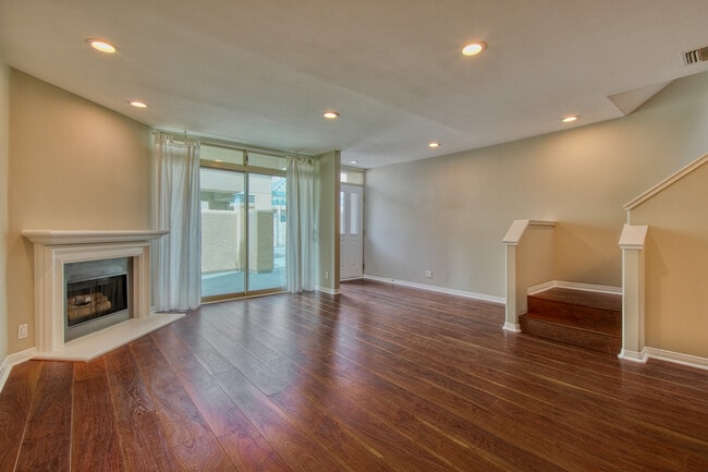 Building Photo - 14101 Dickens St