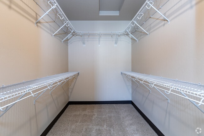 2BR, 2BA - 2F
