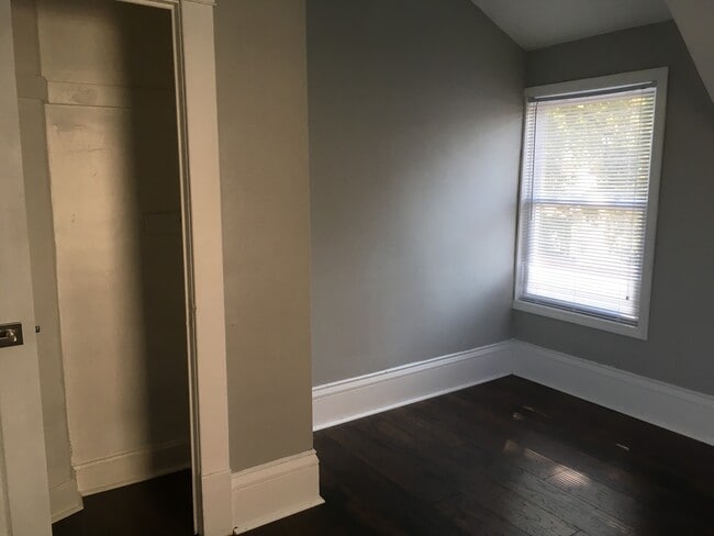 Photo - 914 Fulton St SE