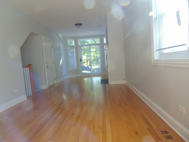 Photo - 4222 S Indiana Ave Unit 1