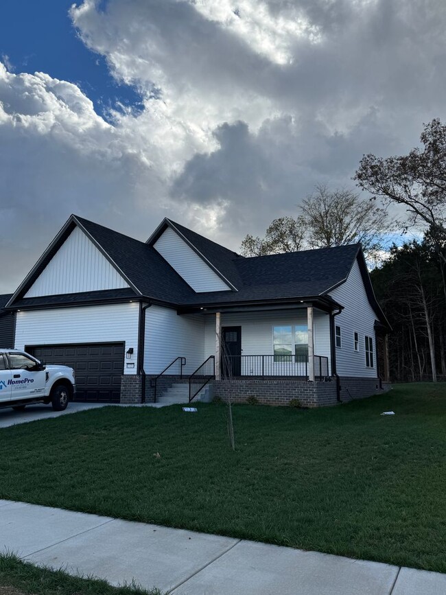 Building Photo - 2721 Cedrus Ave Rental