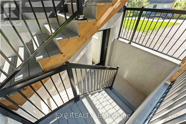 Photo - 844 Connaught Ave