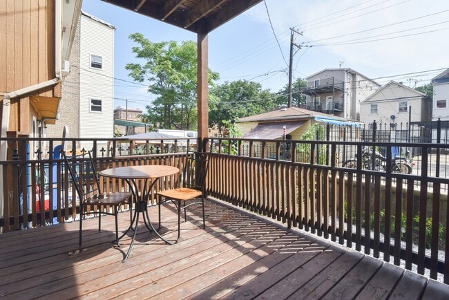 Photo - 725 N Throop St Unit 1