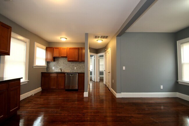 Photo - 84 Morris St Unit 2nd Fl