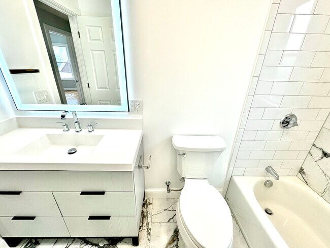 Photo - 190 Hillside St
