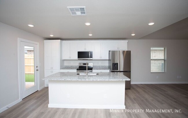 Photo - 312 E 77th St