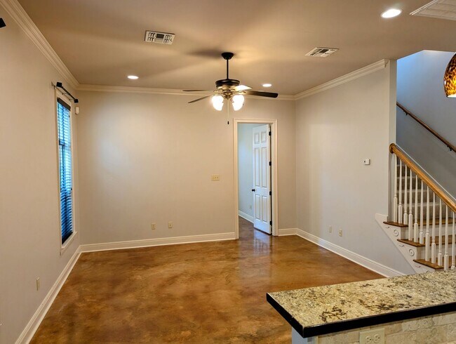 Photo - Luxury Awaits in Miramar!