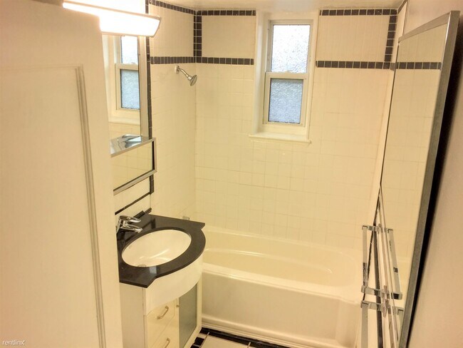 Photo - 2 br, 1 bath 4plex - 41 South Ogden Street