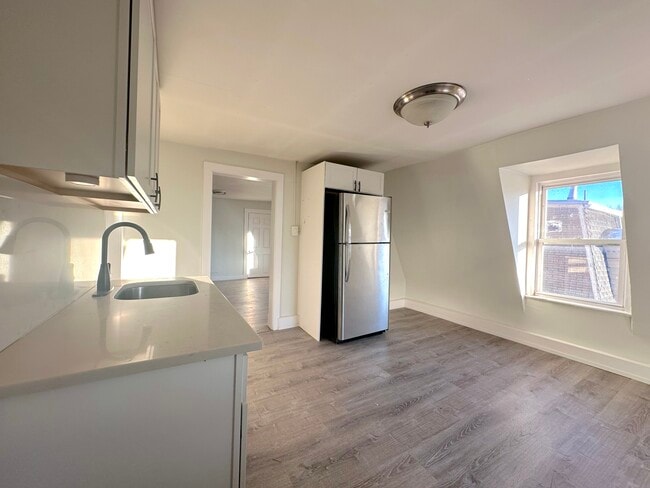 Photo - 275 Grand St Unit 3