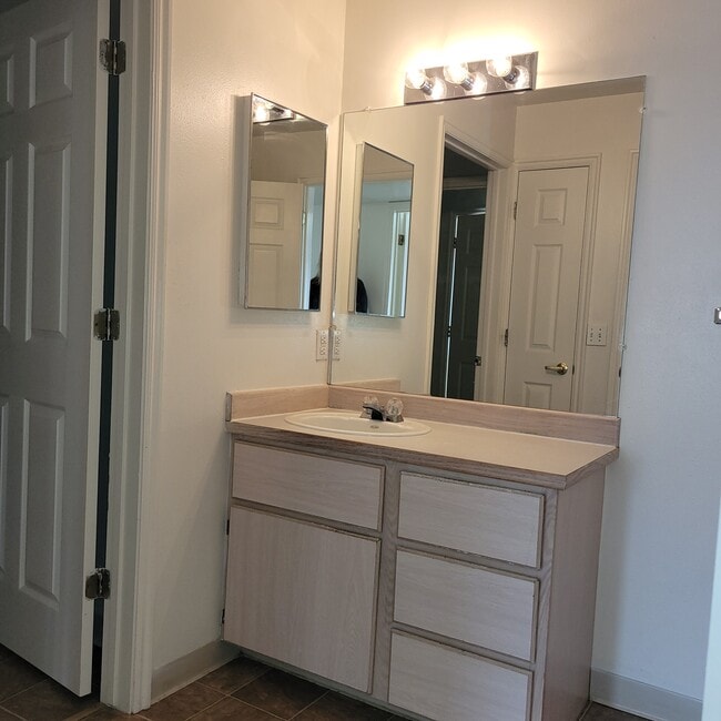 Photo - Vista Unit 32