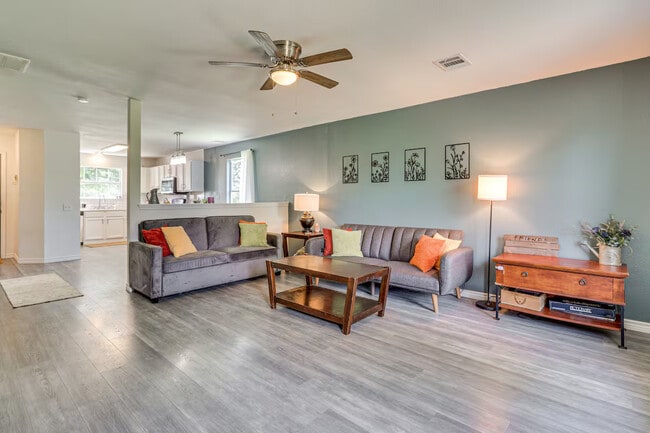 Photo - Room in House on Hungry Horse Dr