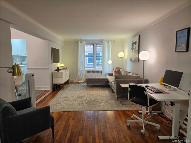 Building Photo - 67-12 Yellowstone Blvd Unit B15