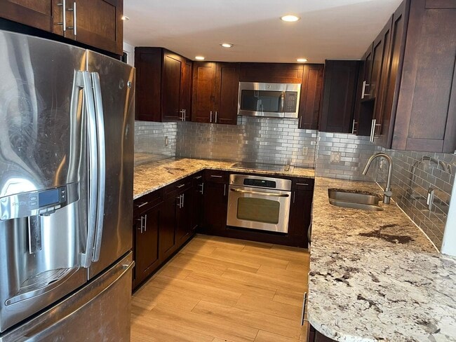 Building Photo - 5200 N Flagler Dr Unit 2004
