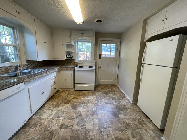 Photo - 1524 W 10th Ave
