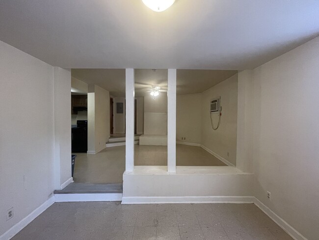 Photo - Studio in Downtown Historic House - Utilit... Unit Apartment 4