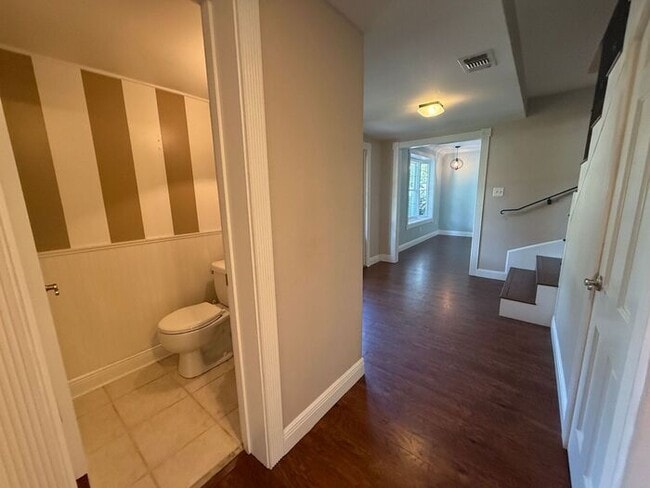 Photo - Gulf Breeze - Proper - 5 bedroom, 3.5 bathroom with pool and lawn care included
