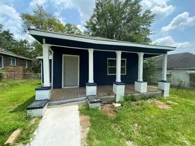 RENOVATED 3 Bedroom, 2 Bath Ranch Home - RENOVATED 3 Bedroom, 2 Bath Ranch Home