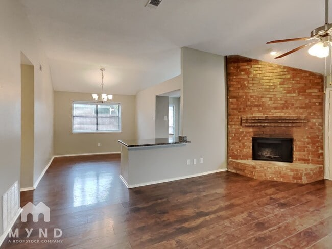 Photo - 208 S Malone Rd