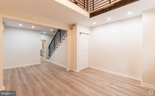 Building Photo - 130 Krams Ave Rental